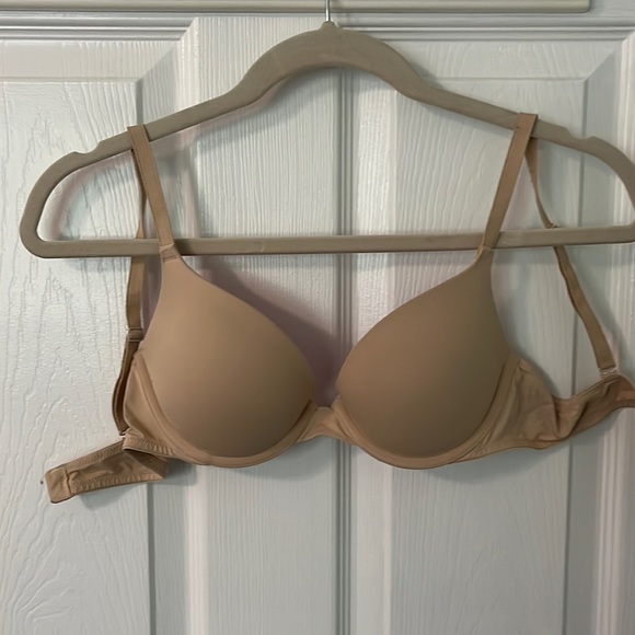 Pink Victoria’s Secret bra - Picture 1 of 2